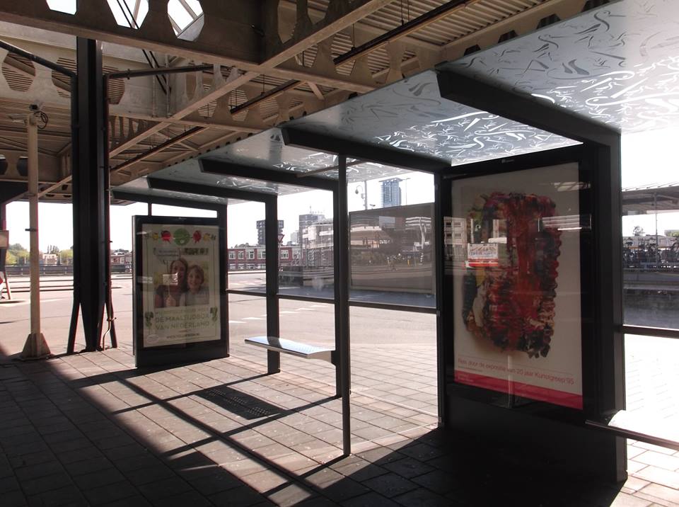 Kunst op het busstation / abri-tentoonstelling