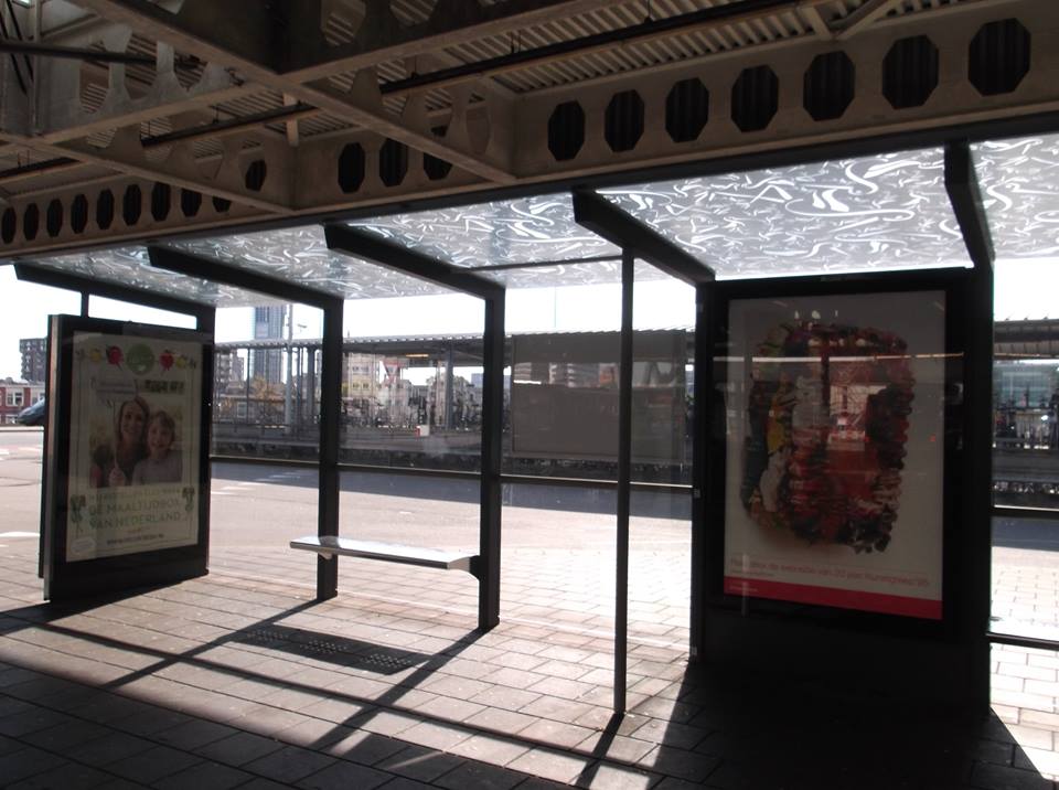 Kunst op het busstation / abri-tentoonstelling