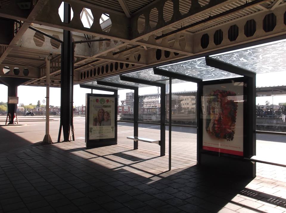 Kunst op het busstation / abri-tentoonstelling